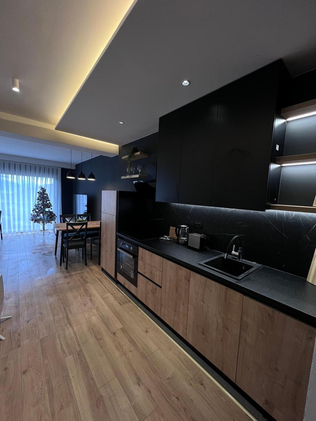 Lakeview Hotel & Apartments Μαύροβο Εξωτερικό φωτογραφία