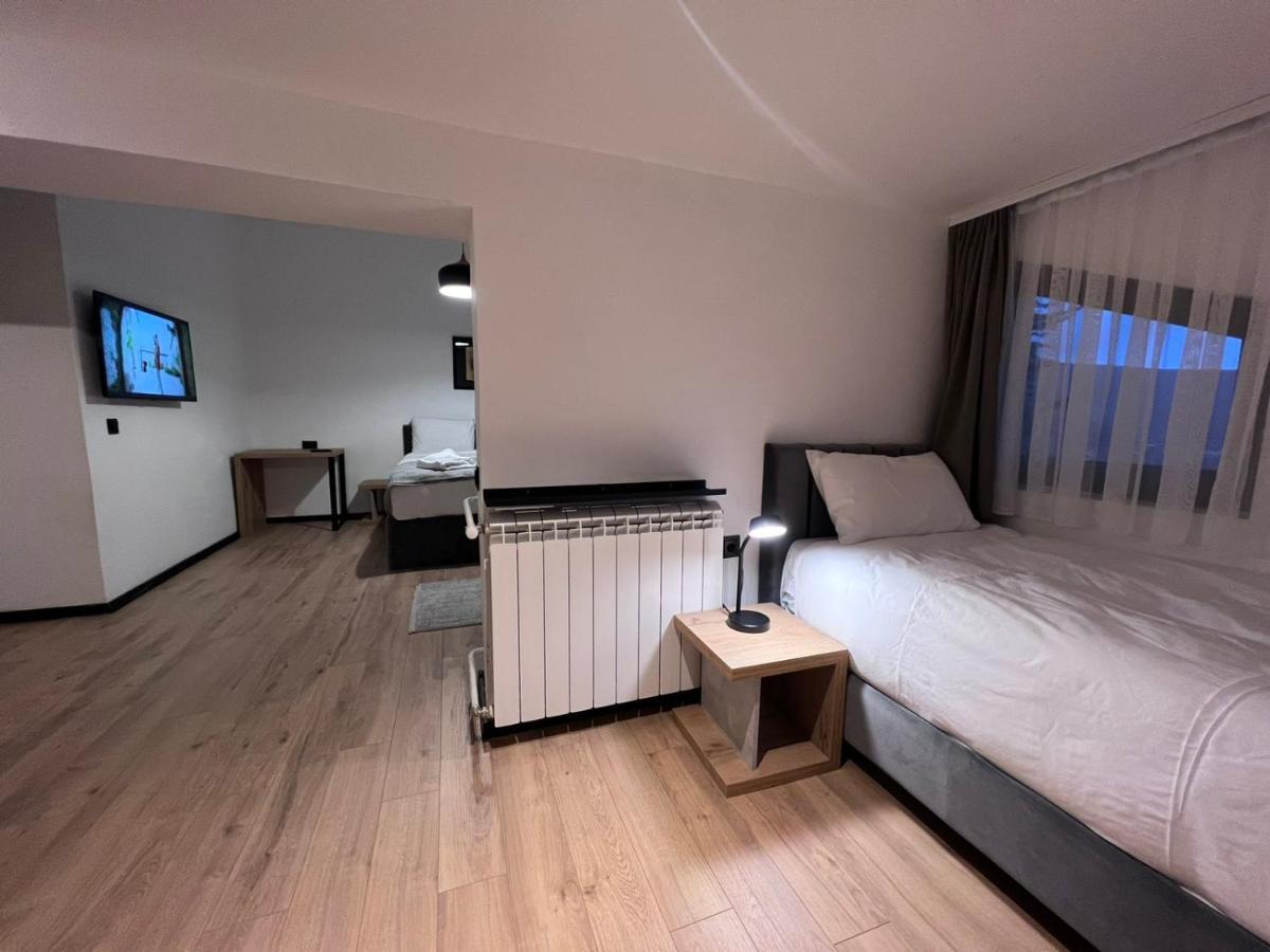 Lakeview Hotel & Apartments Μαύροβο Εξωτερικό φωτογραφία